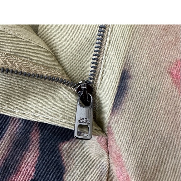 AUTHENTIC Dolce & Gabbana Graffiti Print
Miniskirt Size 38 - Picture 8 of 9